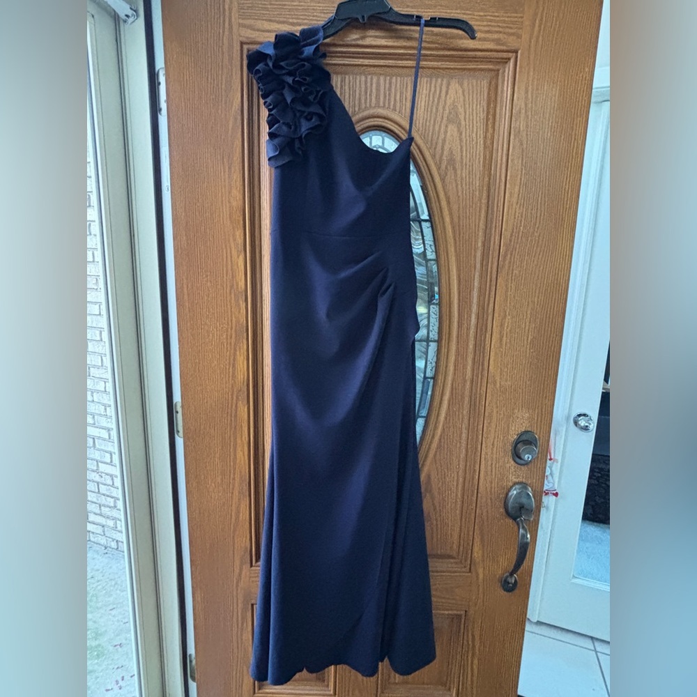 AQUA One Shoulder Ruffle Crepe Gown-Navy-Size 4 Mother of the Bride/Groom - Picture 4 of 12